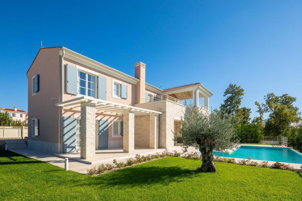 Villa Divine By Ilc Бртонигла Экстерьер фото